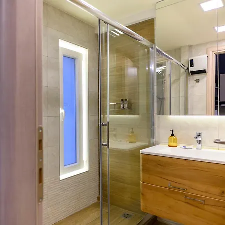 Aristotelous Deluxe *